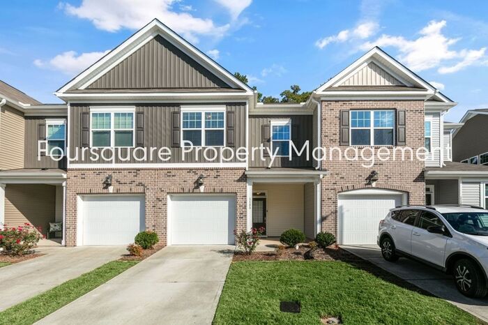 Primary Photo - Townhome| Screened -In Back Porch |One Car...