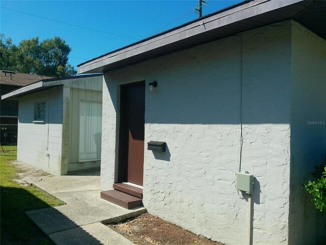Foto del edificio - 936 W Carole St