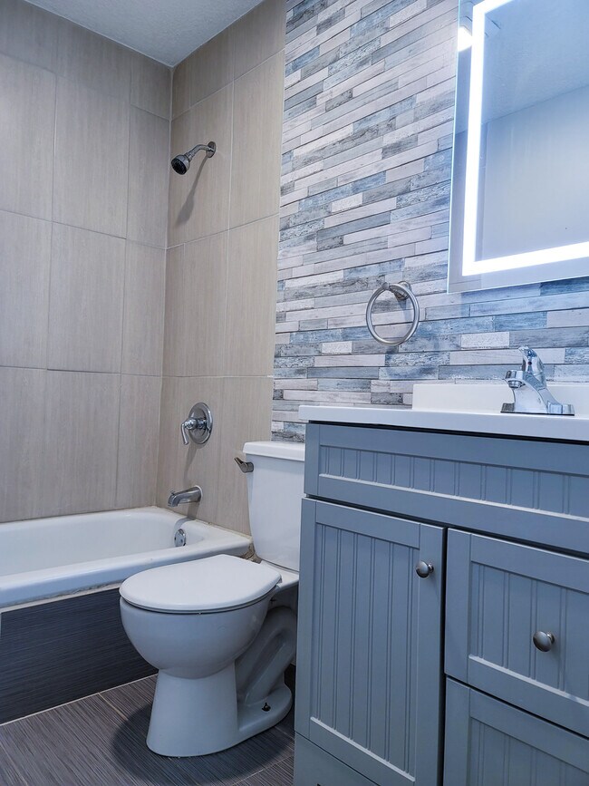 Foto del edificio - 7219 Montana Ave