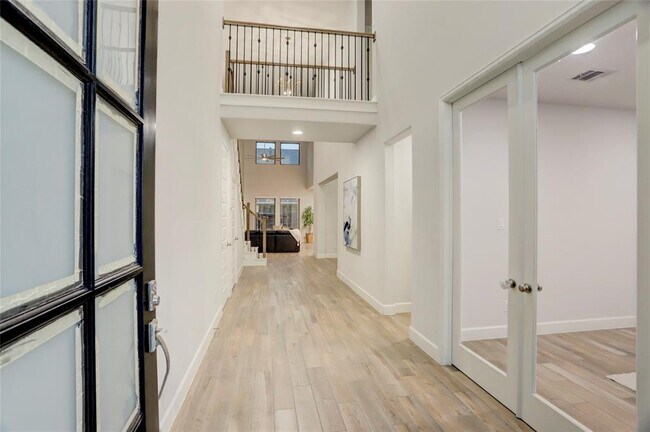 Foto del edificio - 2327 Partridgeberry Ln