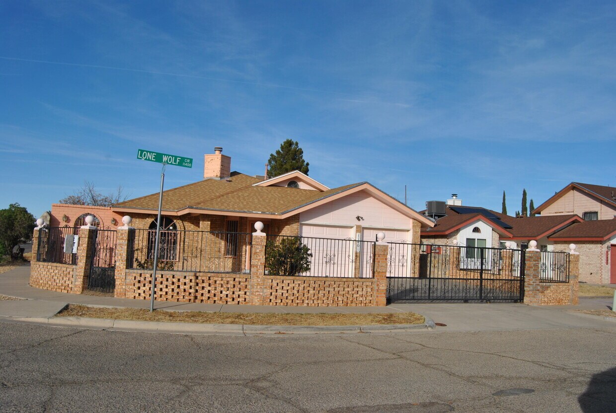 11401 Lone Wolf Cir, El Paso, TX 79936 House Rental in El Paso, TX