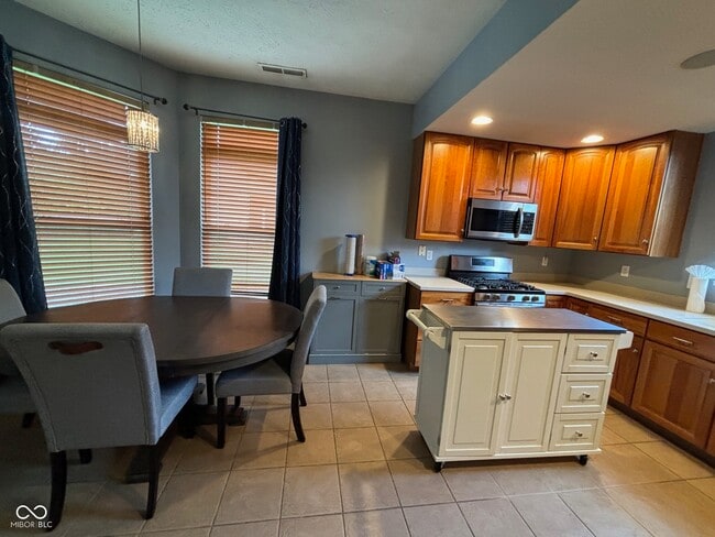 Building Photo - 6267 Eller Creek Way