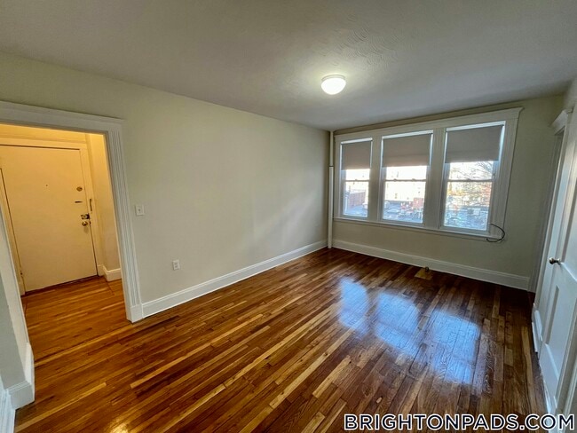 Building Photo - 1626 Commonwealth Ave