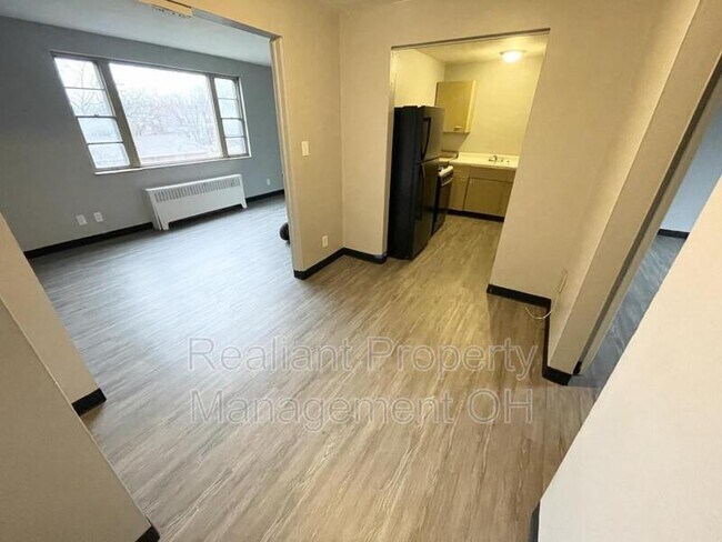 Building Photo - 603 Mulberry St