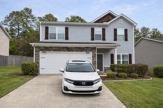 Building Photo - 313 Irish Ln