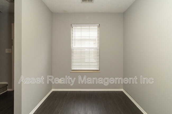 Foto del edificio - 9157 Cedarpark Ln NW