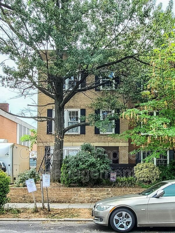Building Photo - 1119 G St SE