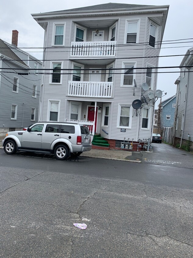 12 Cleveland St, New Bedford, MA 02744 Apartments New Bedford, MA