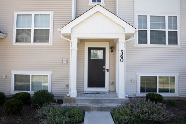 Building Photo - 560 Spring Leaf Dr