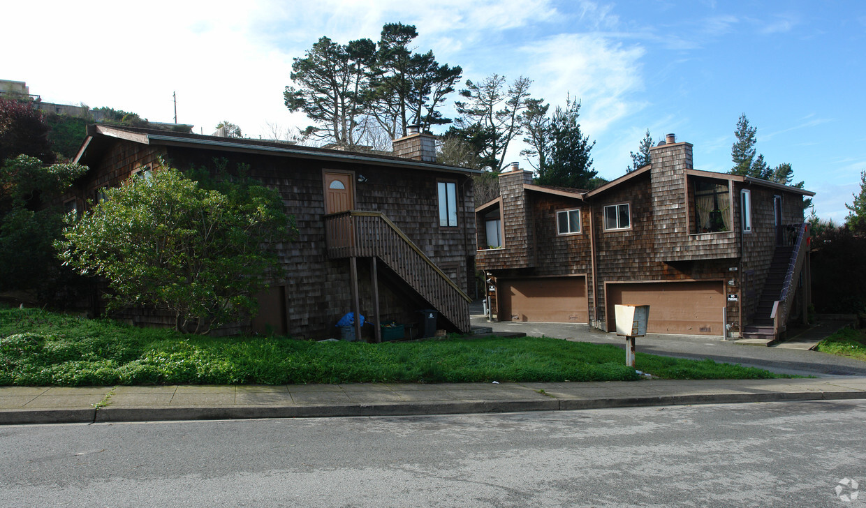 Primary Photo - 502-508 Lewis Ln