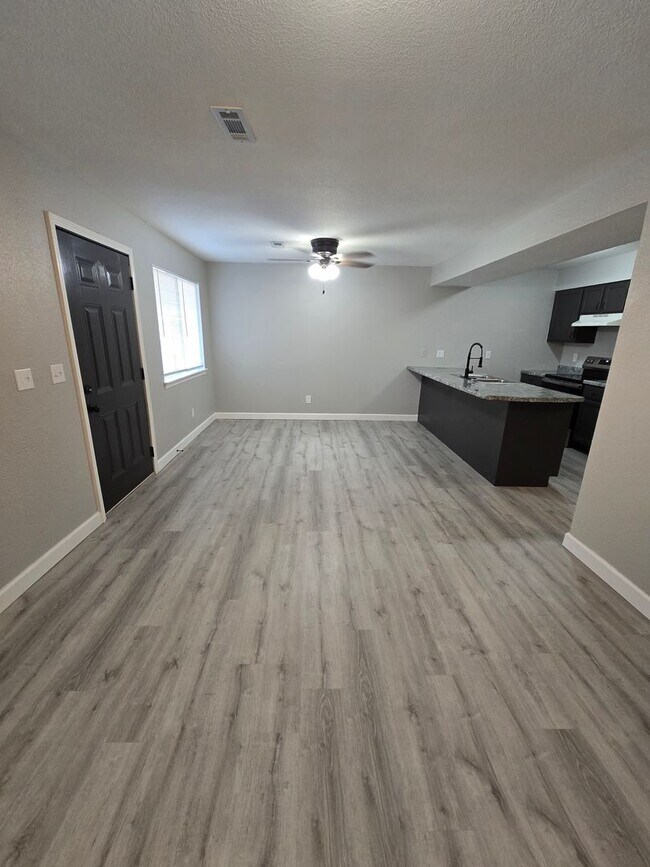 Foto del edificio - 36 Osage Ridge Rd