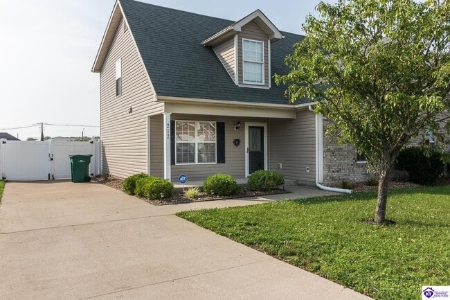 Building Photo - 212 Applewood Ln