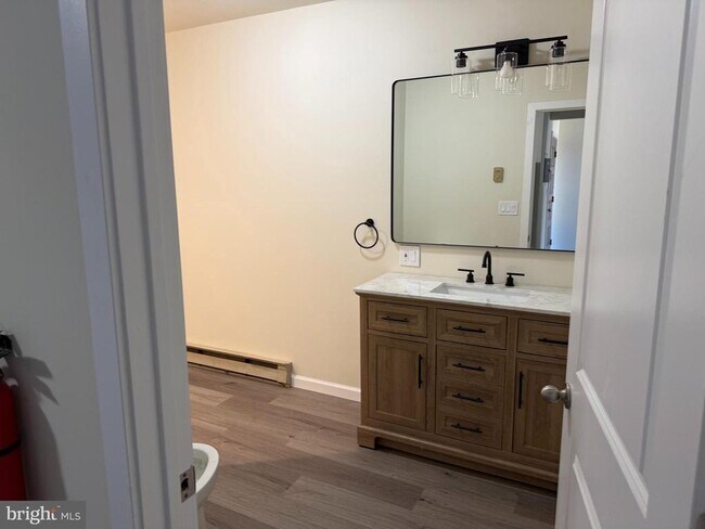 Foto del edificio - 21 N Main St