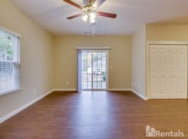 Building Photo - 7020 Somerset Springs