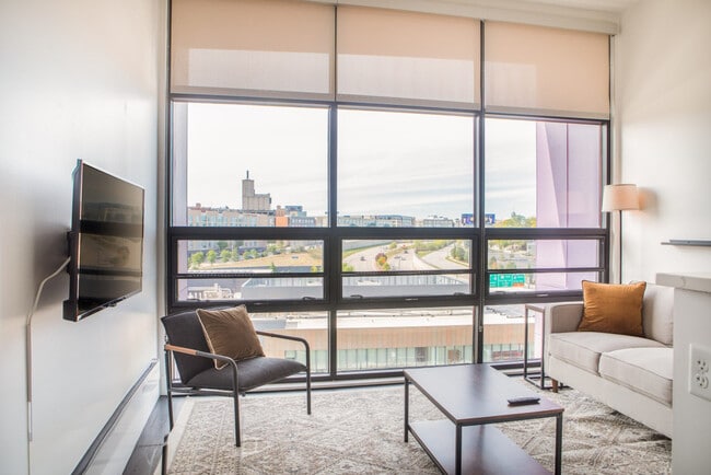 Building Photo - 550 W Juneau Ave