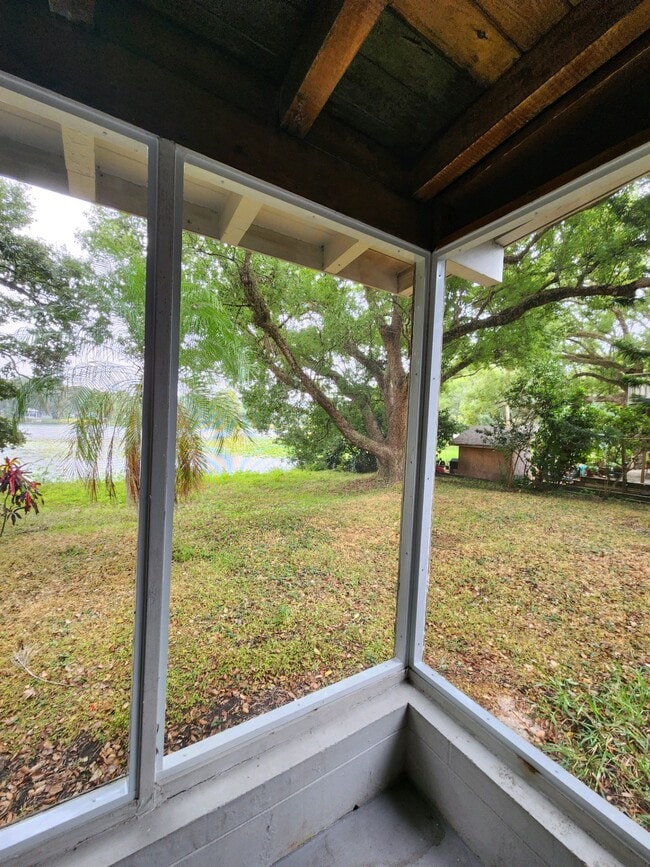 Screened patio to enjoy gorgeous sunsets over the lake - 1649 Hull Cir