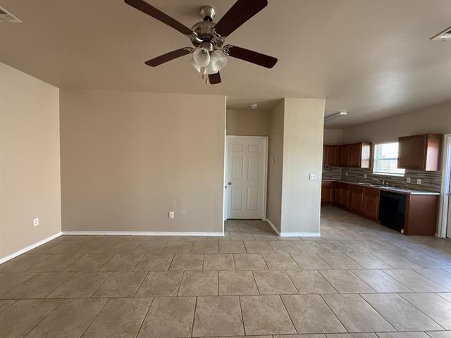 Foto del edificio - 704 E College St