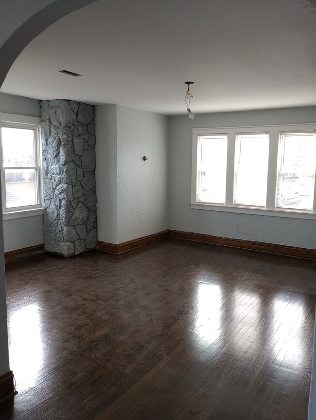 Building Photo - 1327 Otto Blvd