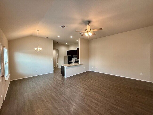 Foto del edificio - Luxury 3-bedroom, 2-bathroom Duplex in Seg...