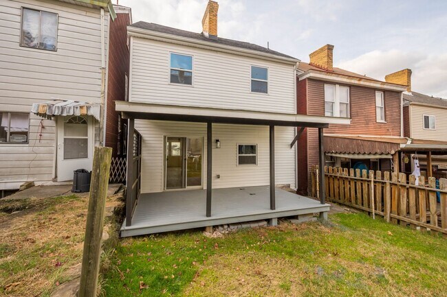 Building Photo - READY FOR MOVE IN! STUNNING 4-bedroom in Greenfield!