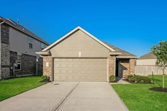 Building Photo - 3202 Primrose Dr