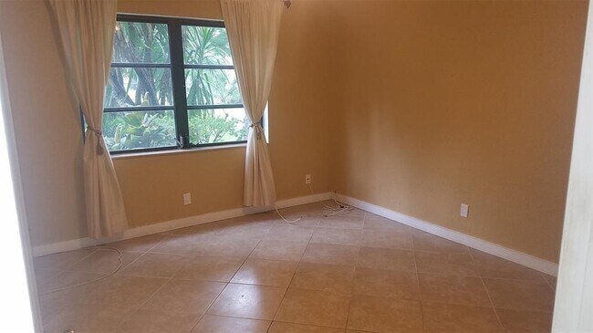 Building Photo - 3105 Oakland Shores Dr