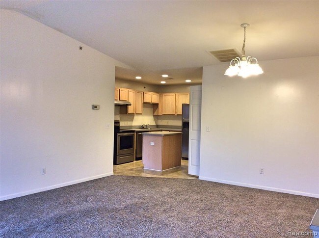 Building Photo - 9563 Lakeside Dr
