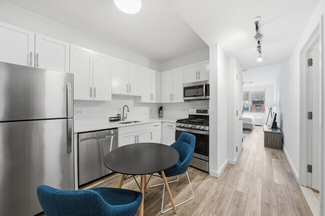 Building Photo - 7 Sniffen Ct