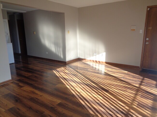 Building Photo - 3756 W 120th St