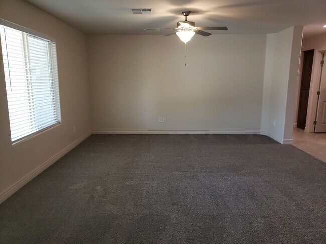 Building Photo - Gorgeous 4 bedroom for rent
