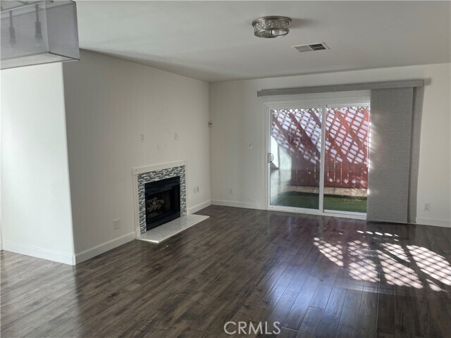 Foto principal - 5036 Echo St