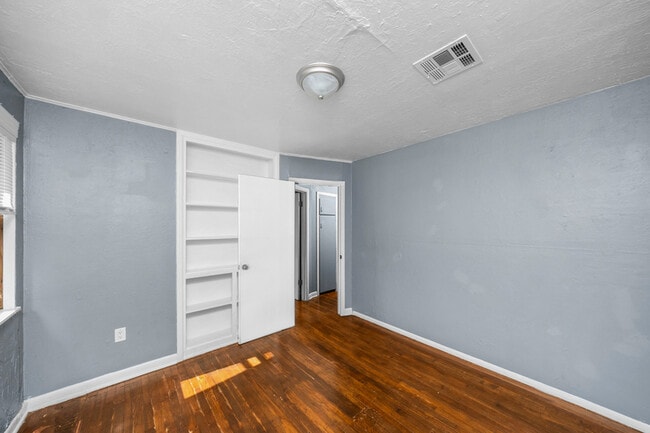 Building Photo - 2035 NW 24th St