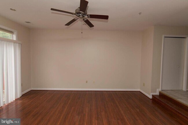 Foto del edificio - 44178 Shady Glen Terrace
