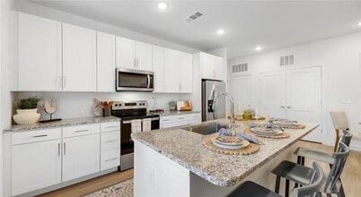 Building Photo - 1010 Rosefinch Landing