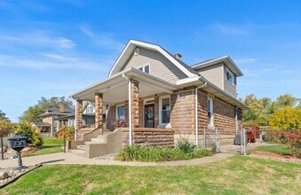 Building Photo - 2929 Newman St