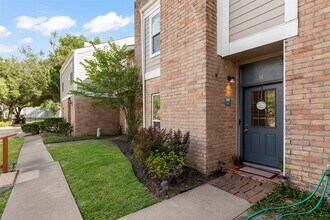 Building Photo - 11710 Southlake Dr