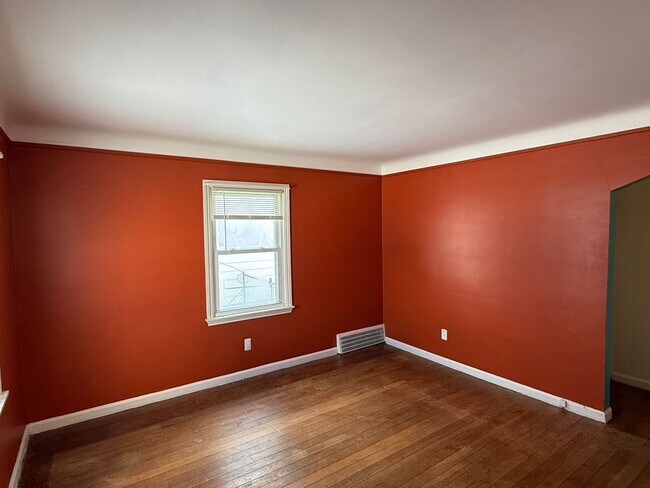 Foto del edificio - Move-In Ready 3 Bedroom, 2 Bathroom Home in Dearborn