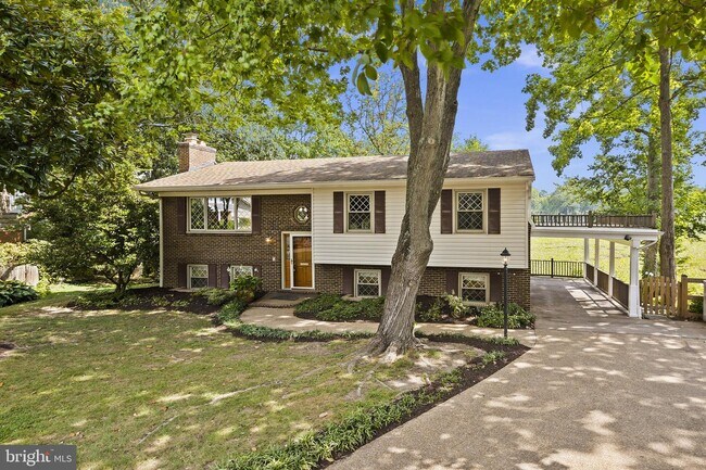 Building Photo - 3100 Waterside Ln