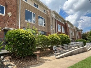 Building Photo - 3586 N Davidson St