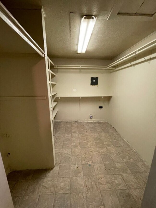 Foto del edificio - 4032 Sherry Ln