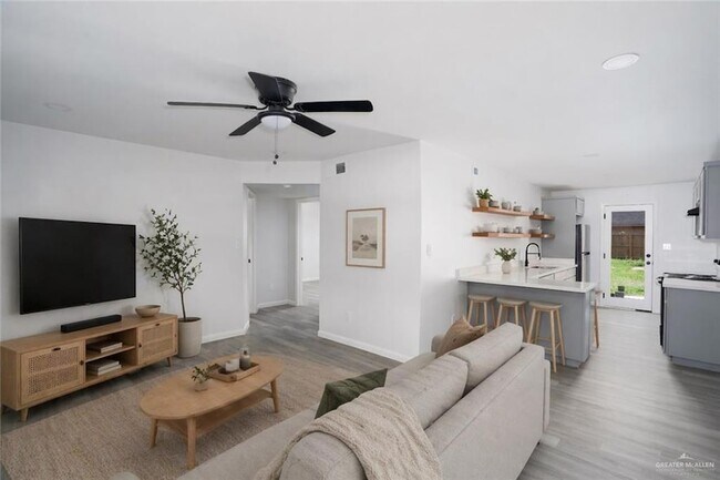 Foto del edificio - 1107 Shasta Ave W