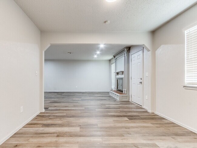 Foto del edificio - 2002 Vanessa Dr