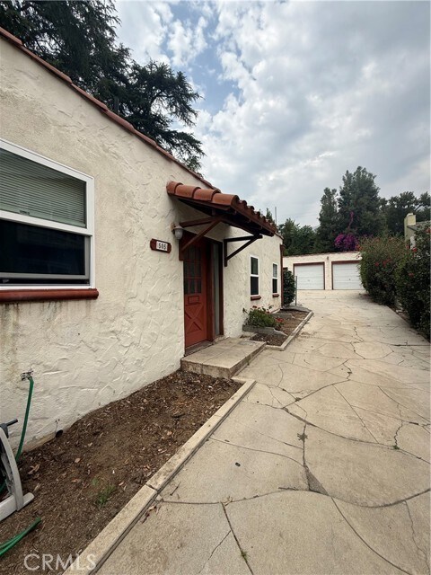 Foto del edificio - 505 W Sierra Madre Blvd