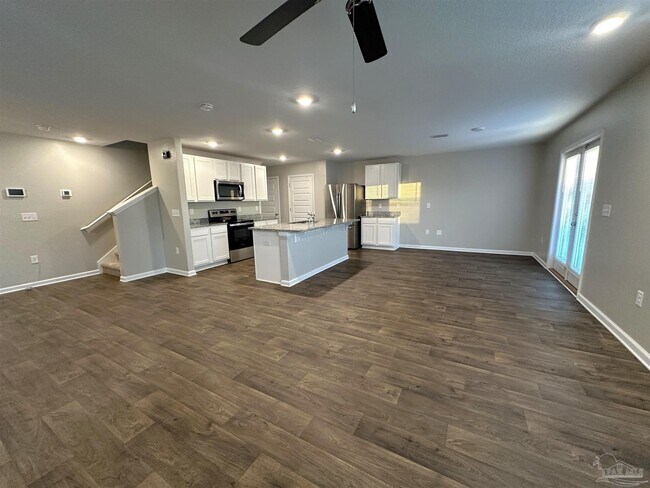 Foto del edificio - 7540 Oak Lake Blvd
