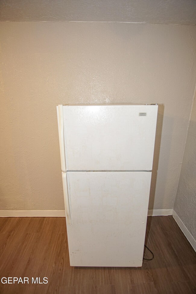 Foto del edificio - 419 E Schuster Ave