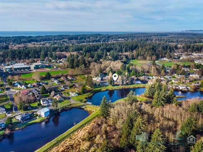 Building Photo - Beautiful River-View Home Near Downtown Warrenton