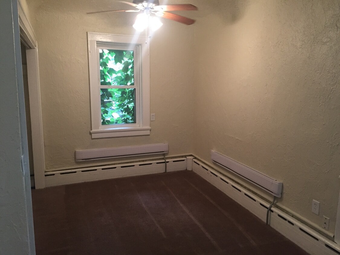 Foto del edificio - 815 E Locust St