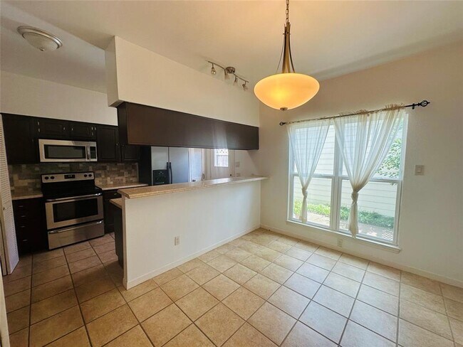 Building Photo - 5925 Woodway Place Ct