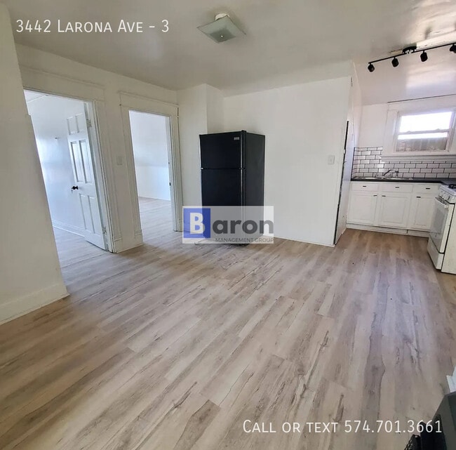 Foto del edificio - 3442 Larona Ave