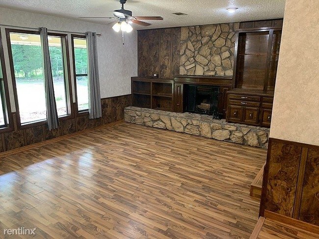 Building Photo - 3 br, 2 bath House - 155 Azalea Lane N/A